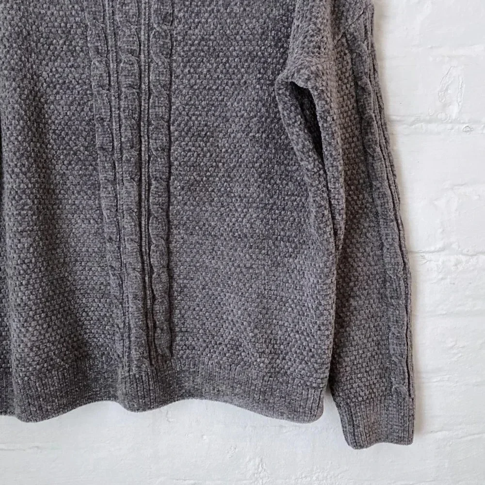 Pink Rose Gray Chenille Sweater Small